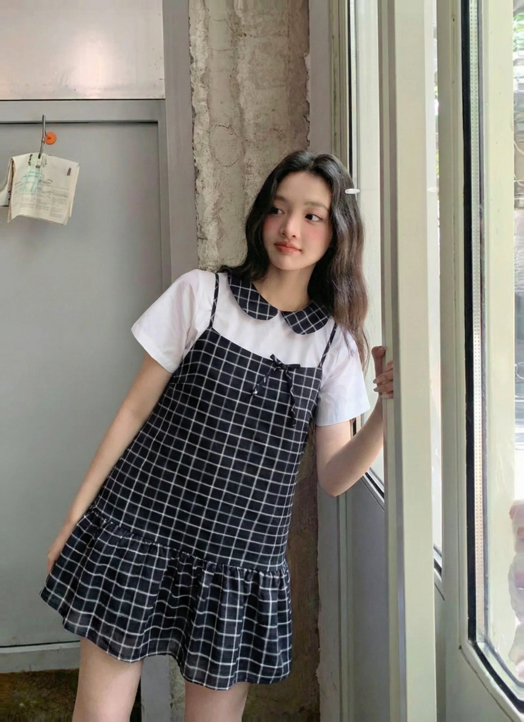 Set babydoll áo trắng cổ caro đen + yếm caro đen 